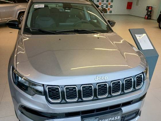 JEEP COMPASS 1.3 T270 TURBO FLEX LONGITUDE AT6